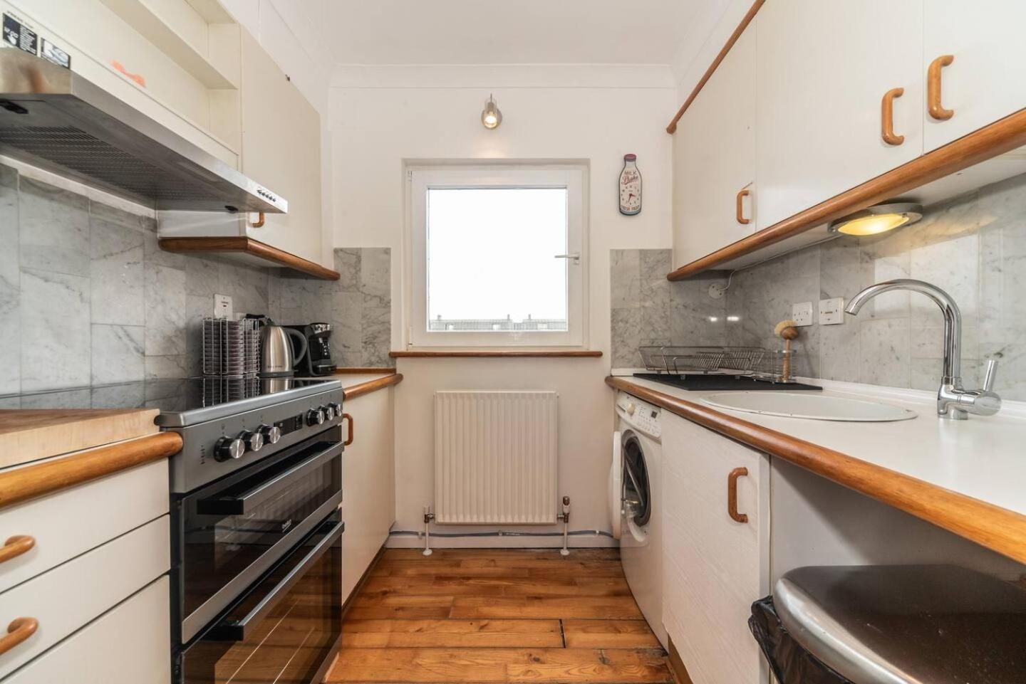 Sunny Maisonette With Views Over Canary Wharf, London Ngoại thất bức ảnh