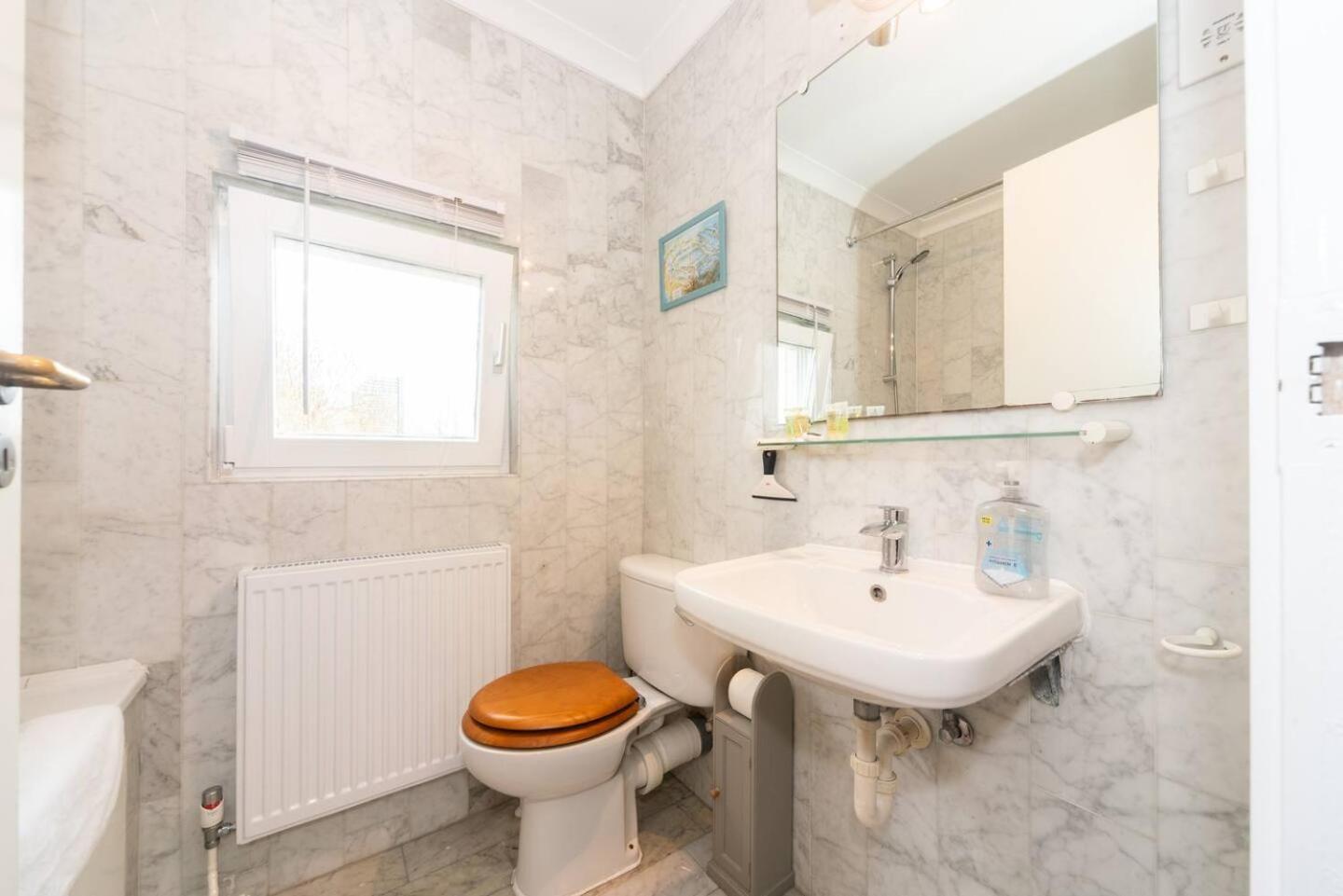 Sunny Maisonette With Views Over Canary Wharf, London Ngoại thất bức ảnh
