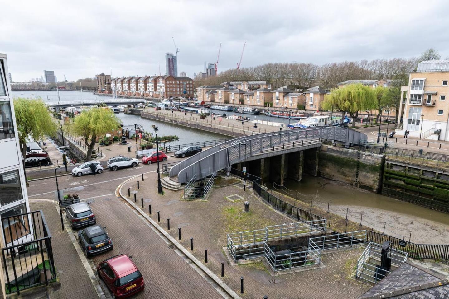 Sunny Maisonette With Views Over Canary Wharf, London Ngoại thất bức ảnh